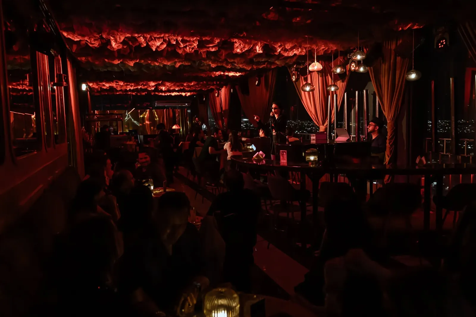 El salón de Nuberu lleno en una noche de show